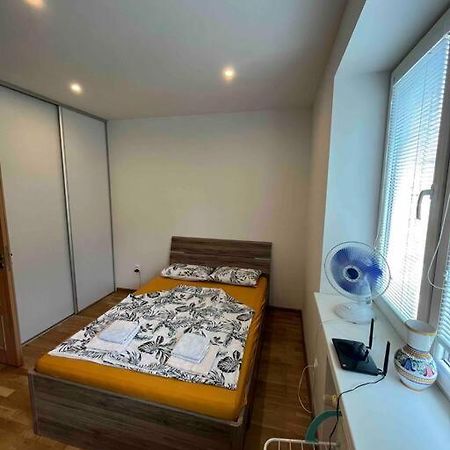 Brand New Apartment In The Heart Of Bratislava Buitenkant foto