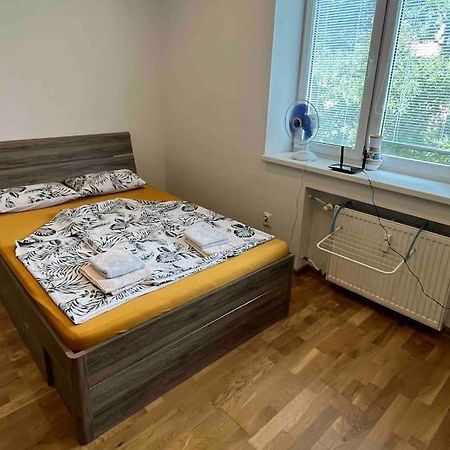 Brand New Apartment In The Heart Of Bratislava Buitenkant foto